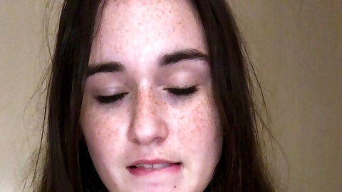 Cute amateur webcam teen girl toying pussy on webcam